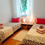 דירה Apartmants Jusic אופטיה